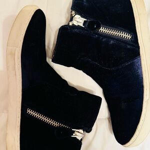 Kenneth Cole Gentle Souls Navy Velvet Bootie Sneakers.
